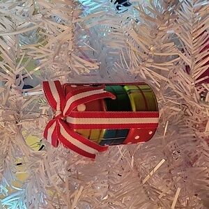 Present stacked ornament with bow moder n